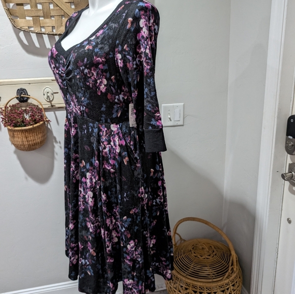 Torrid Mini Supersoft Push V-Neck Skater Dress NWT‎ size 1 - Picture 7 of 9